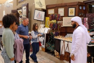 Old Dubai Historic Guided Tour: Creek, Street Food & Souks