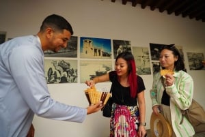 Stary Dubaj: Wycieczka z przewodnikiem Premium z jedzeniem ulicznym i przejażdżką Abrą