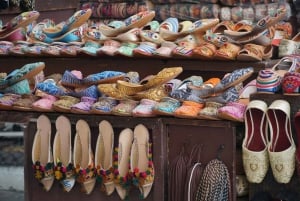 Old Dubai: Walking Tour with Boat Ride, Souks and Museums