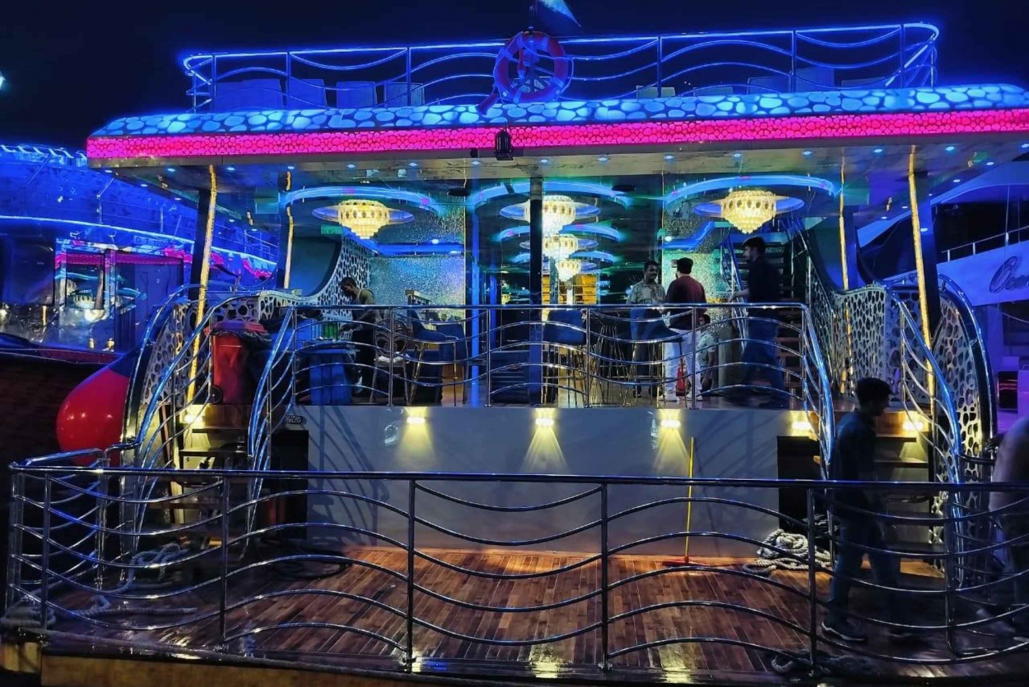 Premium Luxury Cruise With Dinner & Live Cooking Station