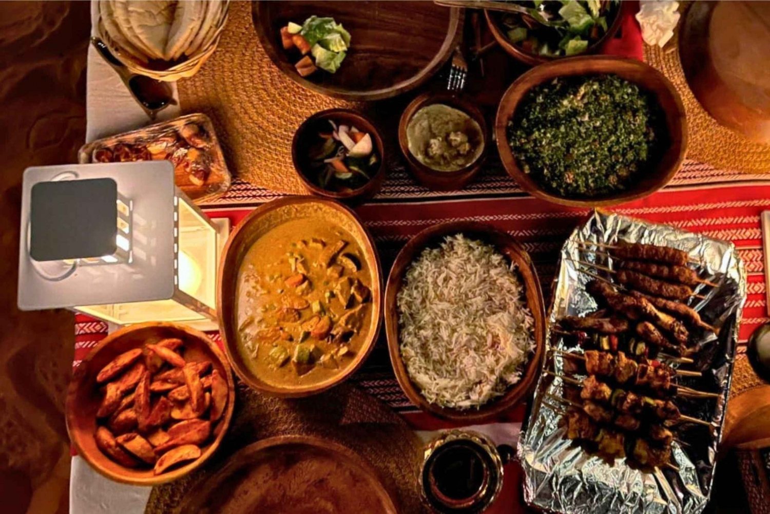 Fra Dubai: Privat middag i klitterne i Mleiha