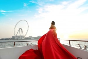 Prywatna sesja zdjęciowa na jachcie Dubai Marina Yacht Flying Dress