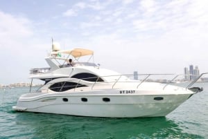 Dubai: Private Yacht Tour Experience with Soft Drinks