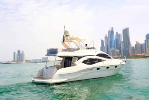 Dubai: Alquiler de yate de lujo de 50 pies con refrescos