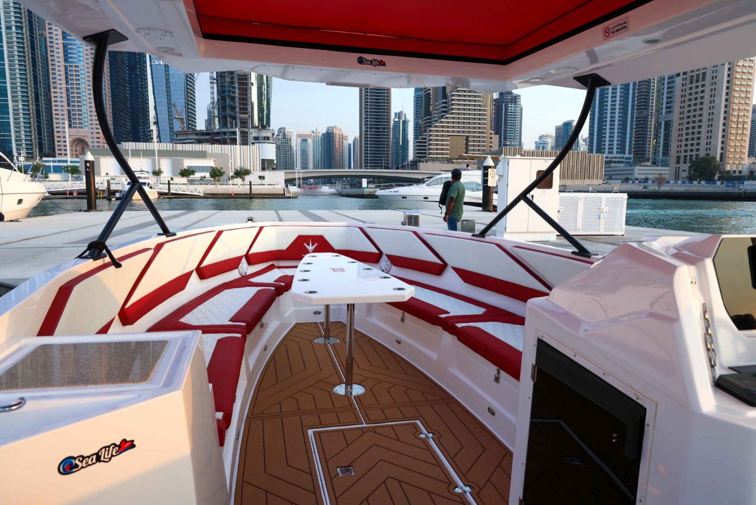 Dubai: Private Luxury Speed Boat with Sightseeing Tour