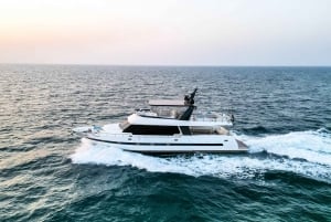 3hr Yacht Tour in Palm Jumeirah with FREE Seabob Ride(30min)