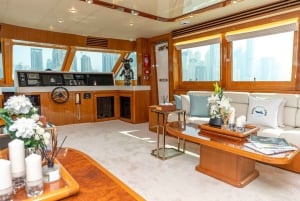 3hr Yacht Tour in Palm Jumeirah with FREE Seabob Ride(30min)