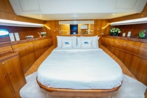 3hr Yacht Tour in Palm Jumeirah with FREE Seabob Ride(30min)