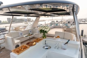 3hr Yacht Tour in Palm Jumeirah with FREE Seabob Ride(30min)