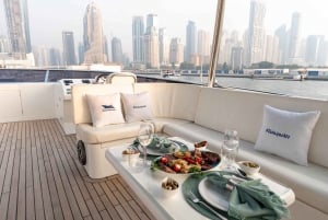 3hr Yacht Tour in Palm Jumeirah with FREE Seabob Ride(30min)