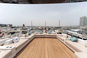 3hr Yacht Tour in Palm Jumeirah with FREE Seabob Ride(30min)