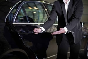 Dubai: Yksityinen 1-vuorokautinen kuljetus Dubai Airport (DXB) lentokentältä / -lle