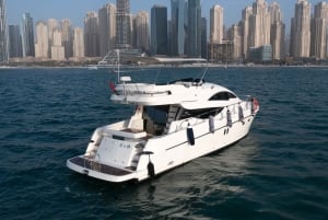 Location d'un yacht privé pour une croisière depuis la marina de Dubaï
