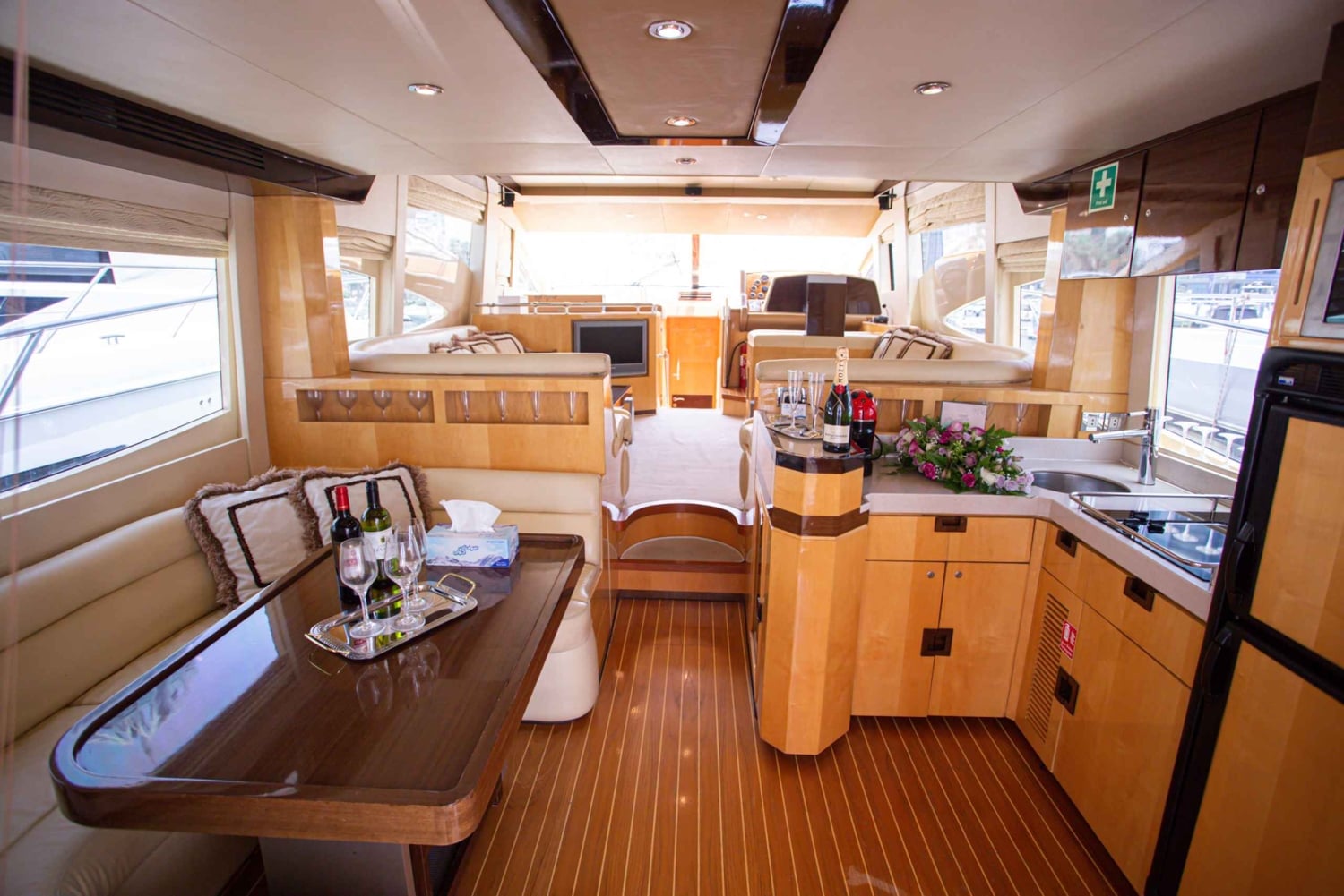 Private Yacht Dubai: 56 Fuß