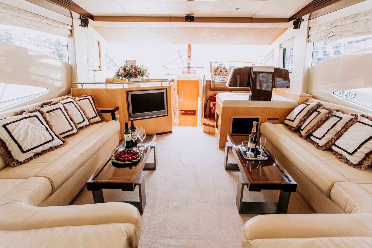 Private Yacht Dubai: 56 Fuß