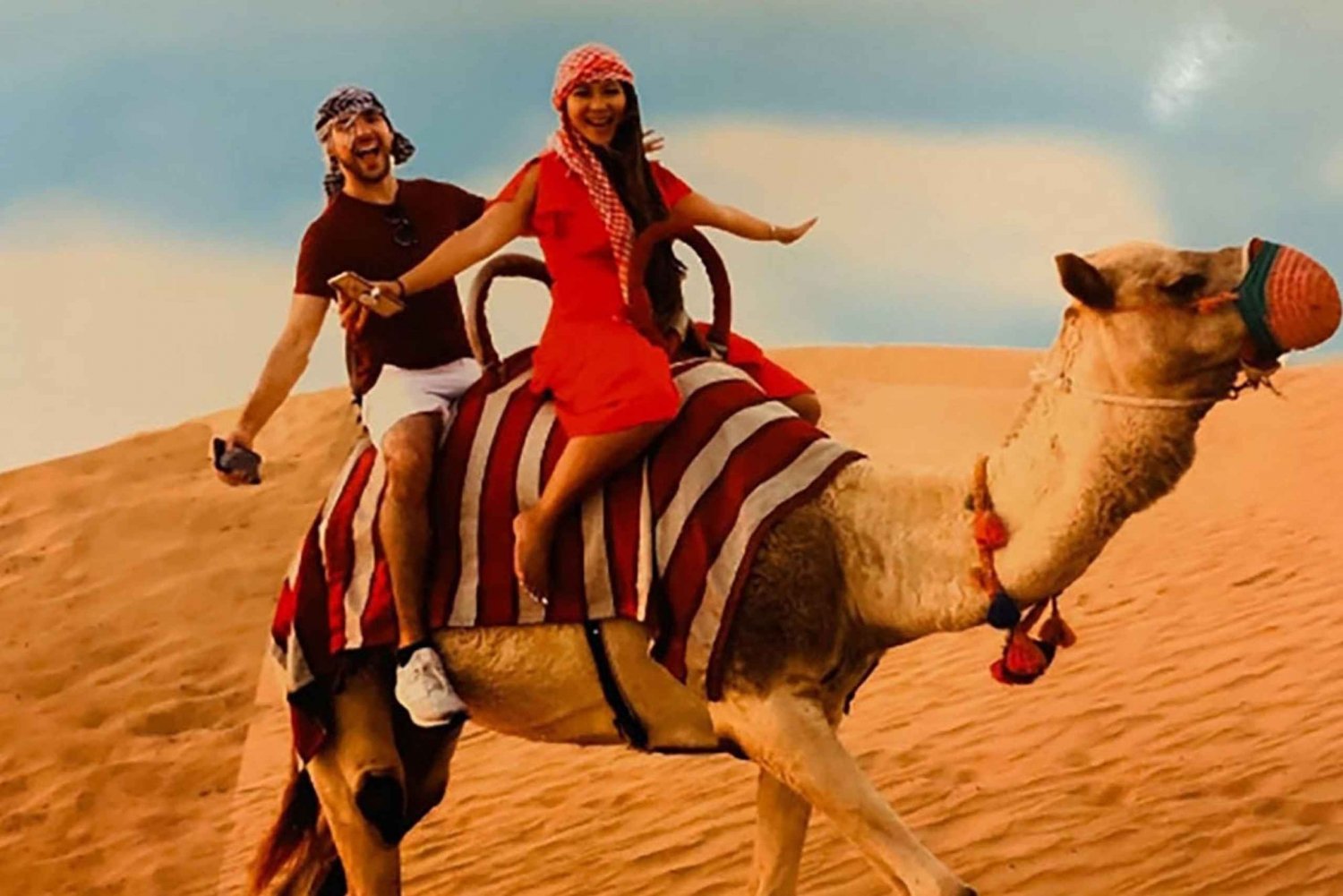 Dunas rojas, quads, senderismo en camello y auténtica barbacoa