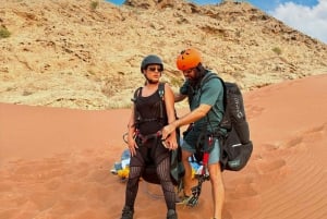 Sharjah: Tandem Paragliding Experience