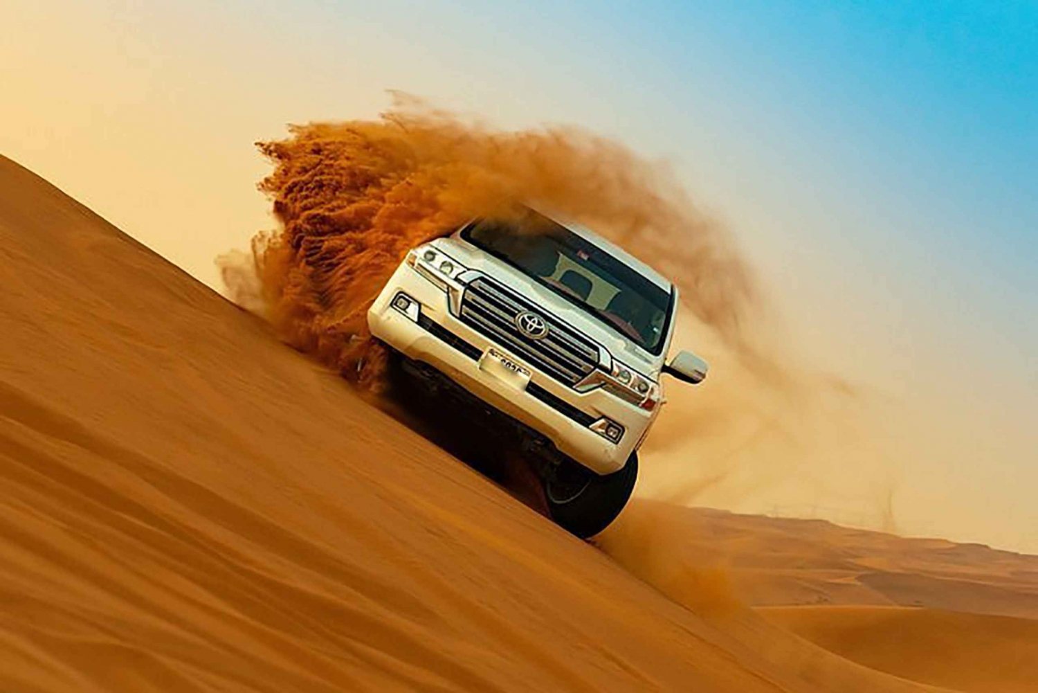 Balade dans le désert au lever du soleil Rallye dans les dunes Balade à dos de chameau