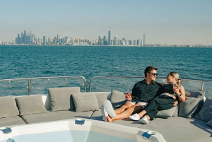 Dubai: Sunseeker Superyacht VIP Dinner, Drinks & Live DJ