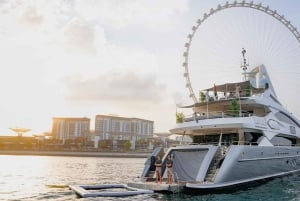 Dubai: Sunseeker Superyacht VIP Dinner, Drinks & Live DJ