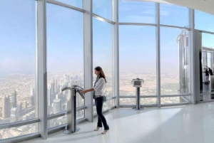 Toppen av inngangen til Burj Khalifa med ettermiddagste på Al Bayt