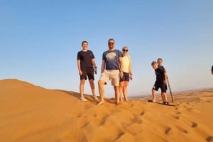 VIP-tur i öknen med dune bashing, sandboarding och BBQ