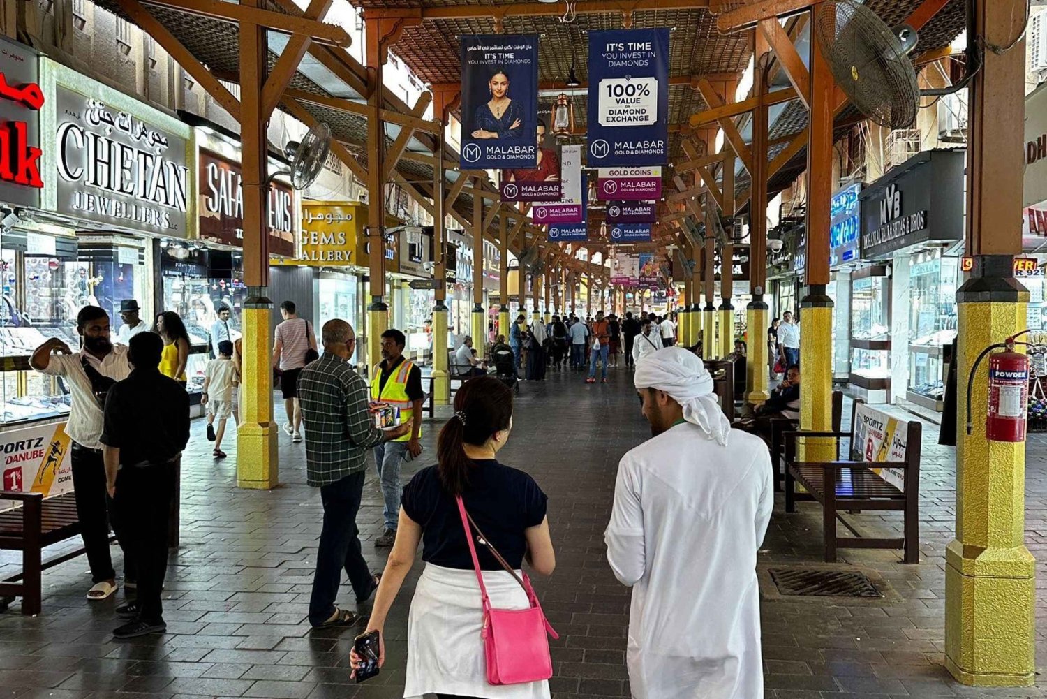 Vandringstur i Dubai. Souks, museer, testing av lokal mat