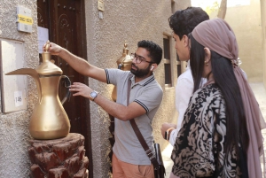 Passeio a pé em Dubai. Souks, museus, teste de comida local