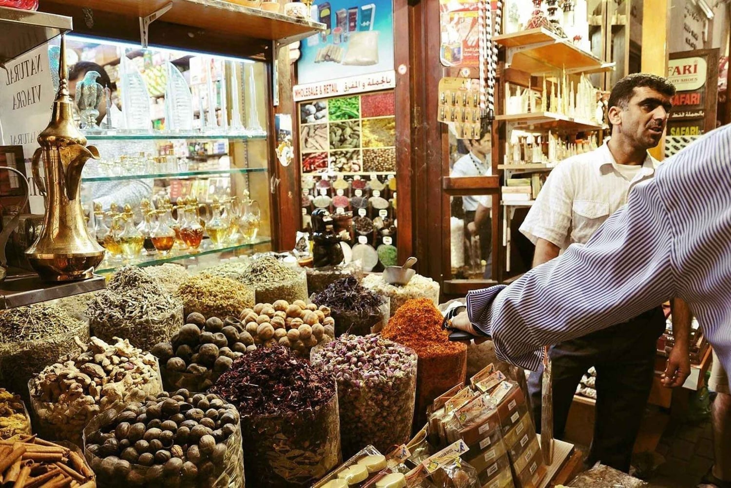 kävelykierros Dubain vanhassa kaupungissa, soukit, abra-vene, vanha kaupunki