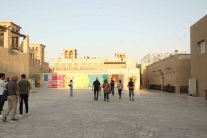 Excursão a pé no centro histórico de Dubai com um morador local