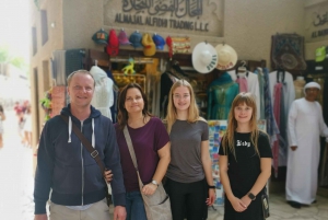 Tour a piedi nella vecchia Dubai con gli abitanti del luogo
