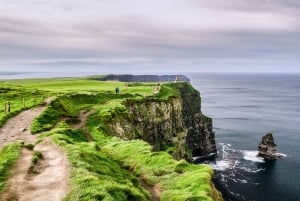 Cliffs of Moher and Blarney 2-Day Tour from Dublin