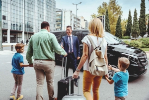 Dublin Airport: Private Transfer to/from Dublin City Center