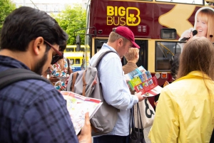 Dublin: Hop-On Hop-Off Sightseeing Tour with Live Guide