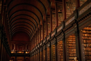 Dublin: Book of Kells and Old Town Tour with Whiskey Tasting