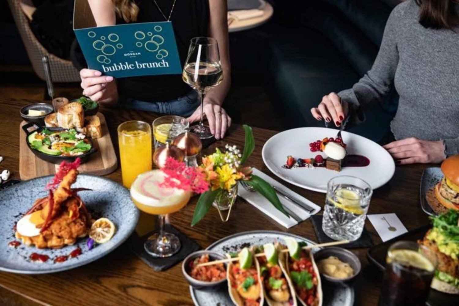 Club traditionnel de Dublin pour le Bubble-Brunch