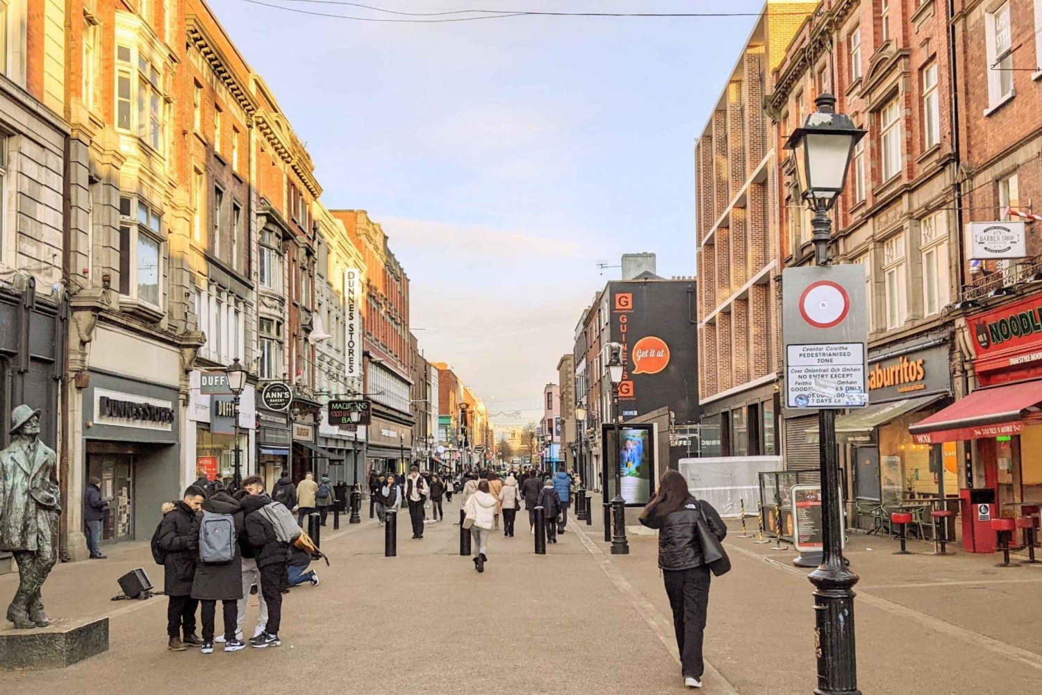 Dublin: City Highlights Self-guided Walking Tour