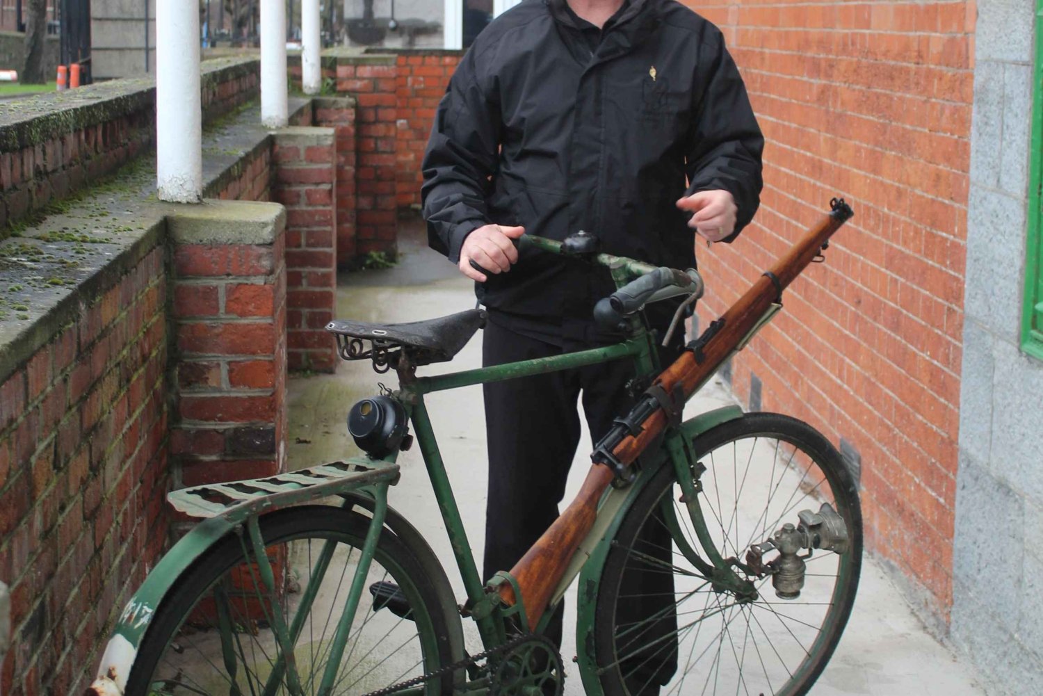 Dublin: Dark-history & Lunch. Military and Murder Tour