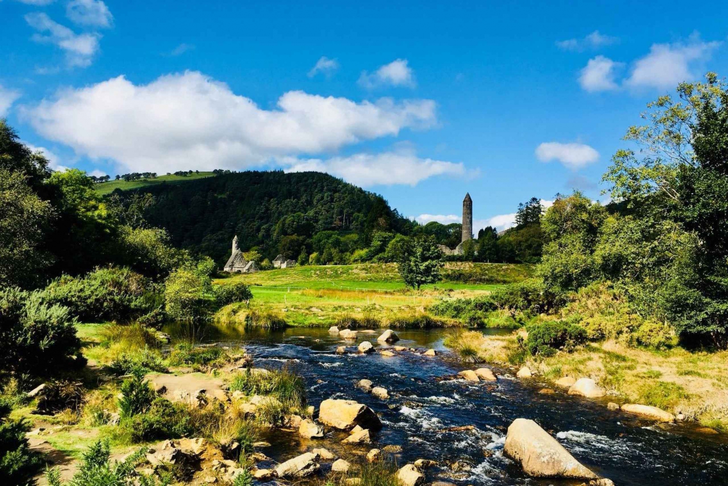Dublin: Full-Day Wicklow Mountains Tour w/ Glendalough Visit