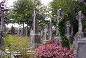 Dublin Glasnevinin kansallinen hautausmaa Audio Tour kuljetuksineen