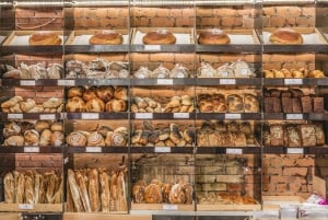 Dublin: Historical Centre Food Tour with 8 Tastings & Drinks