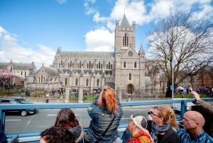 Dublin: Hop-On/Hop-Off-Tour mit deutschem Live-Kommentar
