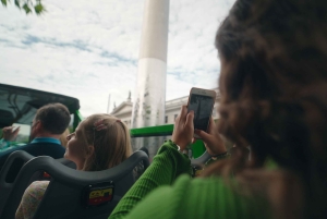 Dublin: Hop-On/Hop-Off-Tour mit deutschem Live-Kommentar