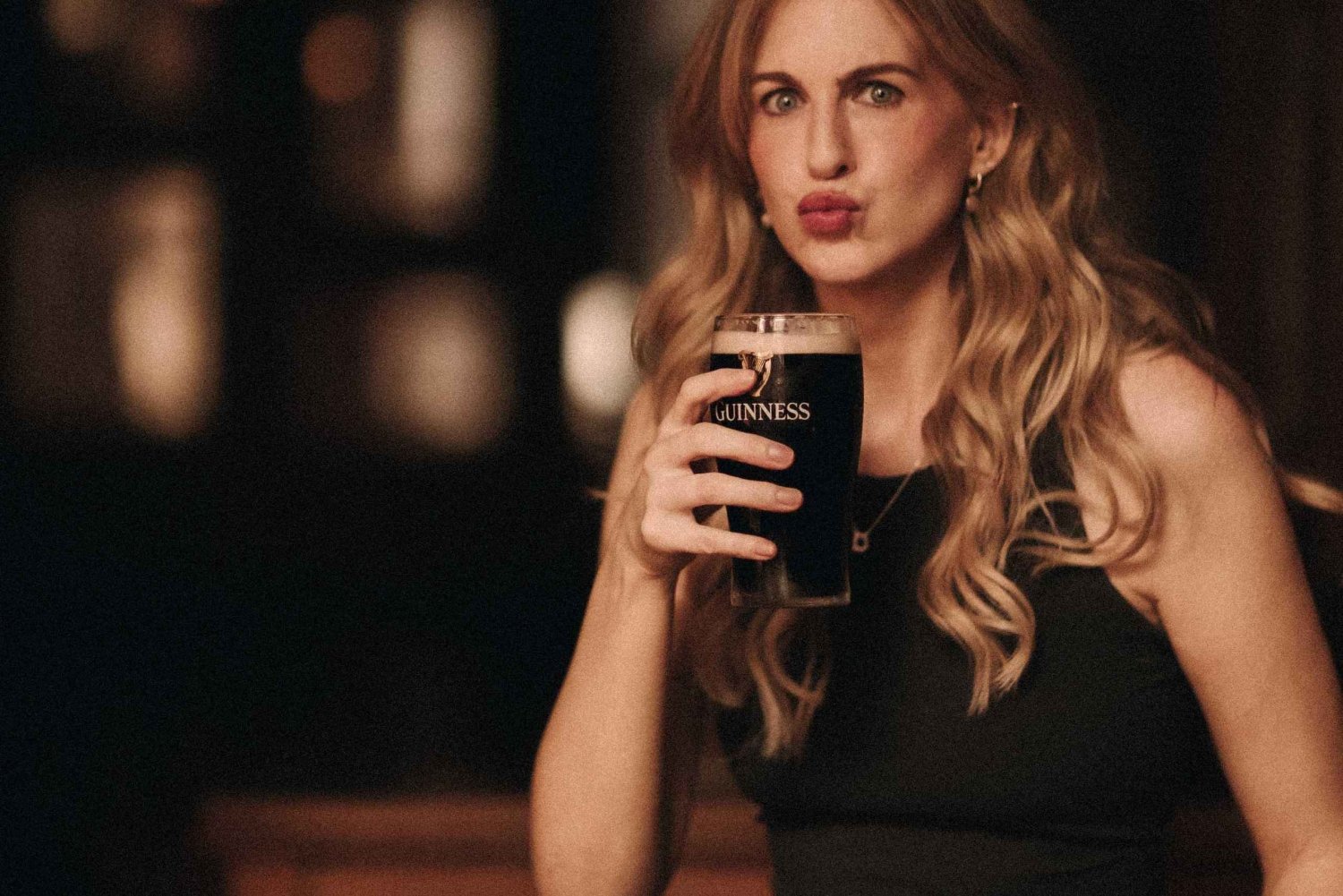 Dublin Portraits: Irish Pub Photo Experience With a Pint
