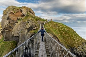 Dublin: Private Luxury Tour to Belfast and Giant's Causeway.