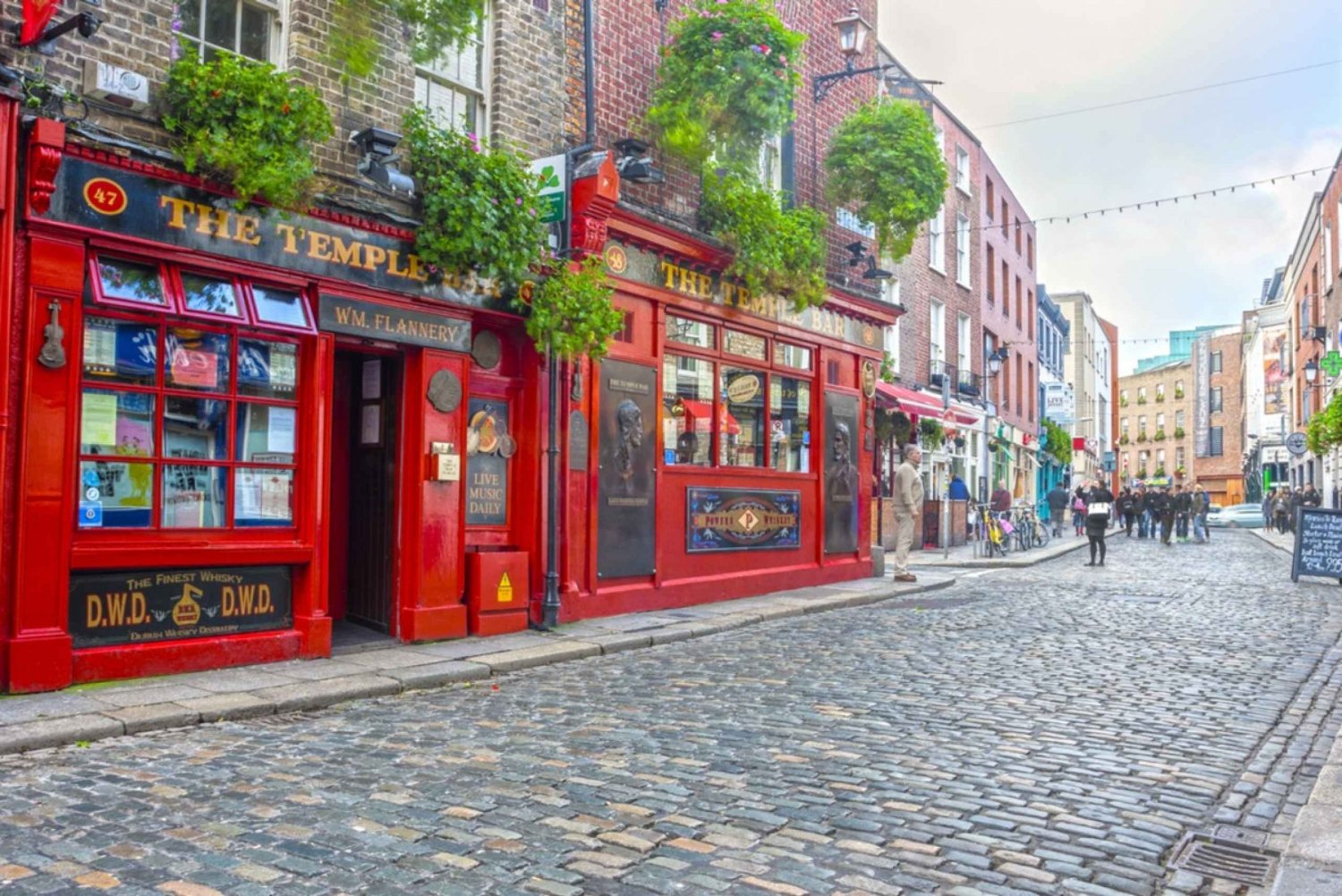 Romantic Dublin: Cupid's Lane Exploration Game