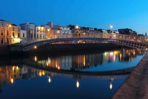 Dublin: Ison bussin panoraamakierros yöllä elävän oppaan kanssa