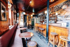 Dublin: Sip & Stroll Whiskey History Walking Tour with Lunch