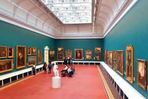 Dublin: Treasures of Ireland Museums Private Tour