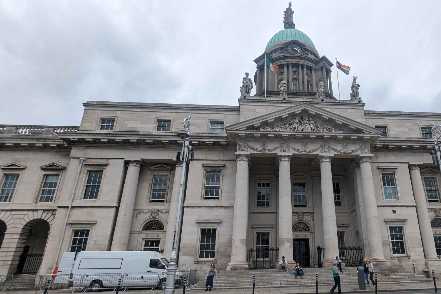 ダブリン：中世の城壁からグラフトン地区までのウォーキングツアー